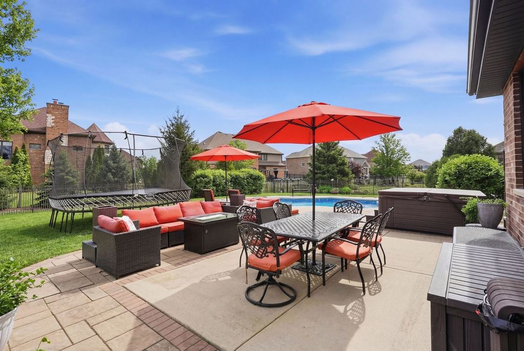 Image 62 of property listing at 8743 Stone Creek Boulevard, Frankfort, IL 60423