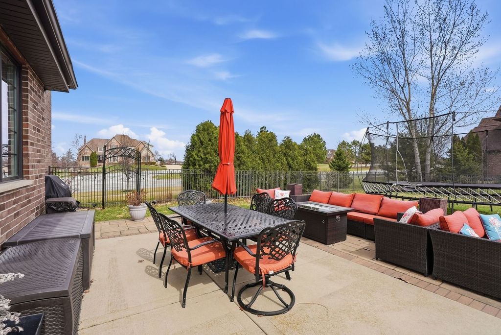Image 63 of property listing at 8743 Stone Creek Boulevard, Frankfort, IL 60423