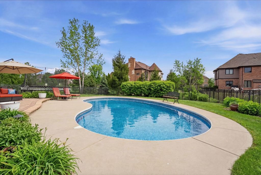Image 69 of property listing at 8743 Stone Creek Boulevard, Frankfort, IL 60423