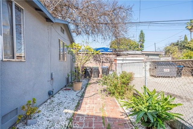 3725 E 57th, Maywood, CA 90270