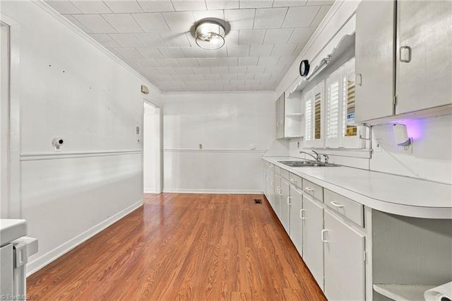 819 Carolina Avenue, Thomasville, NC 27360