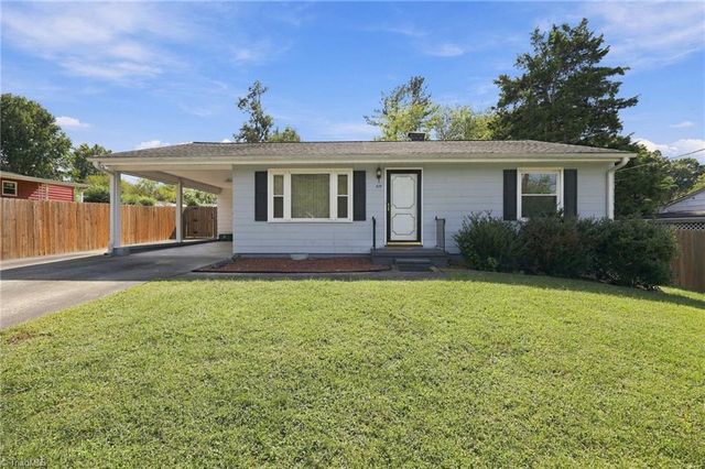 819 Carolina Avenue, Thomasville, NC 27360