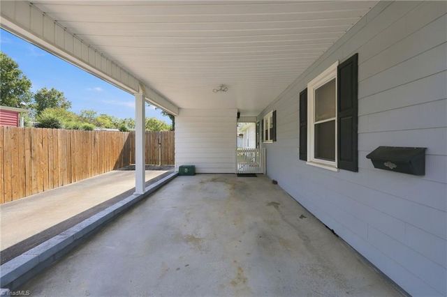 819 Carolina Avenue, Thomasville, NC 27360