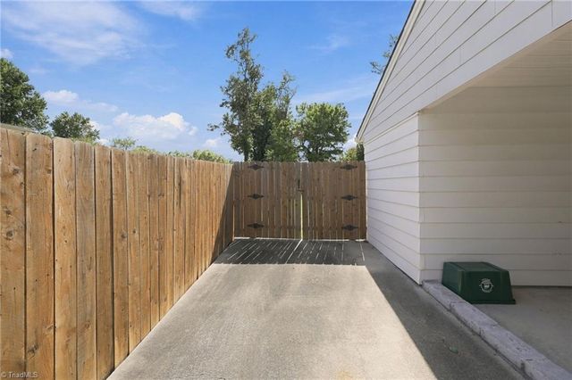 819 Carolina Avenue, Thomasville, NC 27360