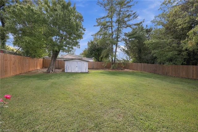 819 Carolina Avenue, Thomasville, NC 27360