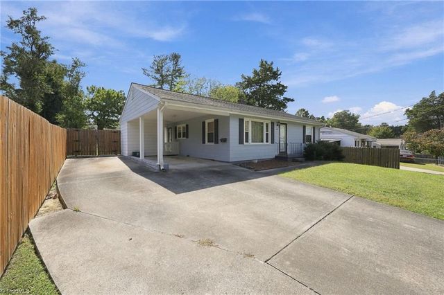 819 Carolina Avenue, Thomasville, NC 27360