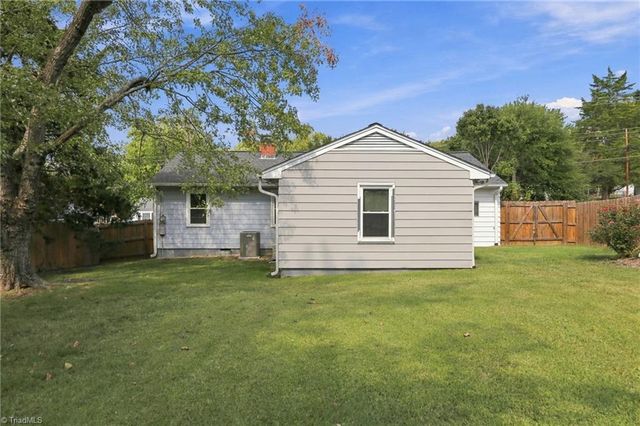 819 Carolina Avenue, Thomasville, NC 27360