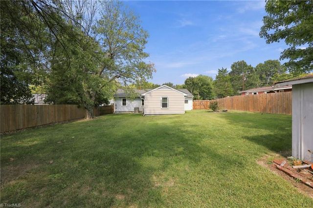 819 Carolina Avenue, Thomasville, NC 27360