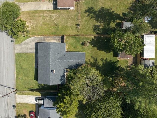 819 Carolina Avenue, Thomasville, NC 27360