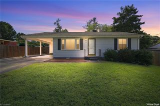 819 Carolina Avenue, Thomasville, NC 27360