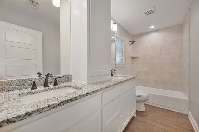 1713 Bronco Road, Granbury, TX 76049