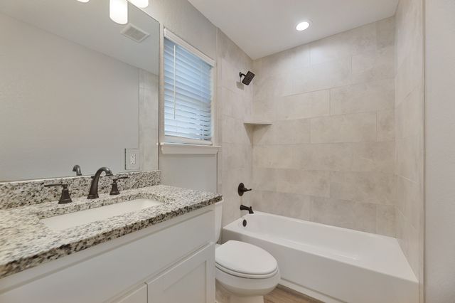 1713 Bronco Road, Granbury, TX 76049