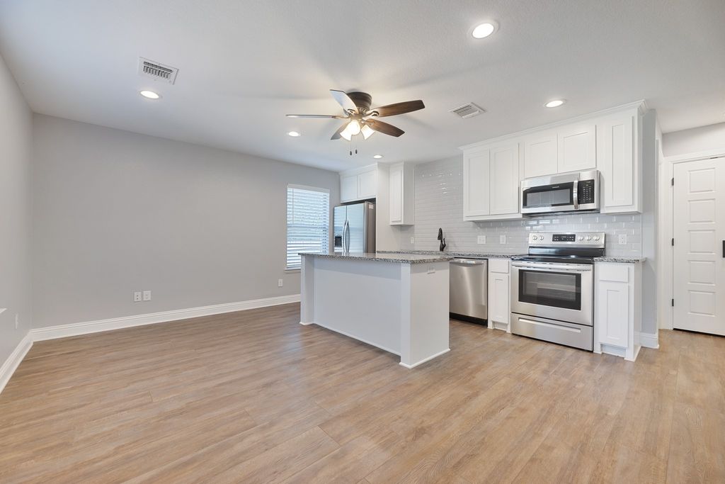 1713 Bronco Road, Granbury, TX 76049