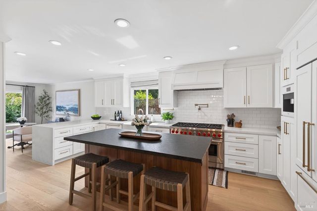 2543 Pinot Way, St. Helena, CA 94574