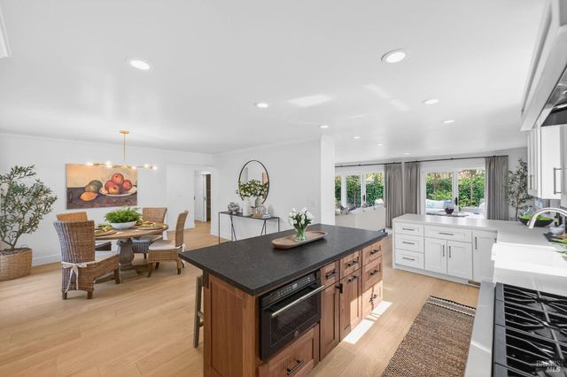 2543 Pinot Way, St. Helena, CA 94574