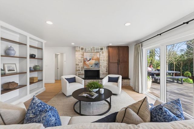 2543 Pinot Way, St. Helena, CA 94574