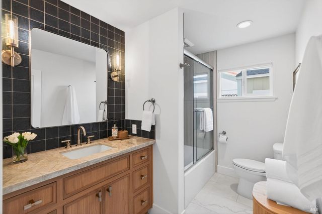 2543 Pinot Way, St. Helena, CA 94574