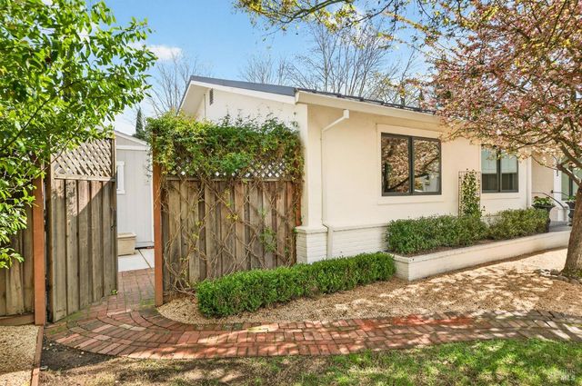 2543 Pinot Way, St. Helena, CA 94574