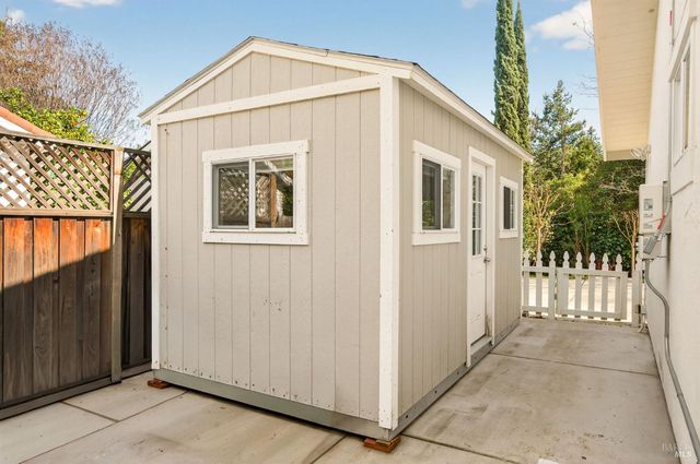 2543 Pinot Way, St. Helena, CA 94574