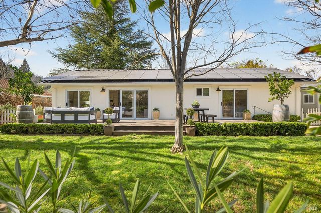 2543 Pinot Way, St. Helena, CA 94574