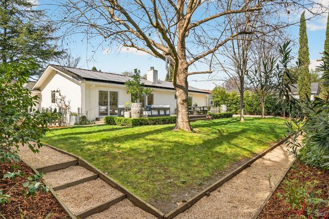 2543 Pinot Way, St. Helena, CA 94574