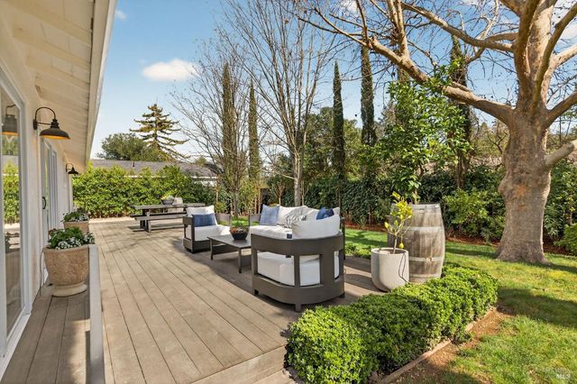 2543 Pinot Way, St. Helena, CA 94574