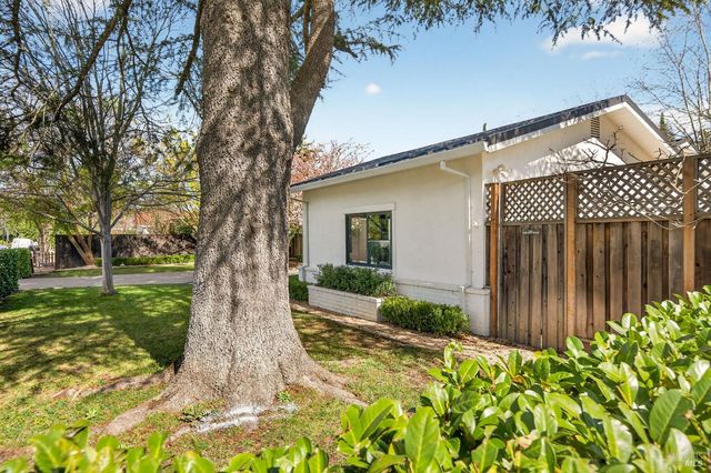 2543 Pinot Way, St. Helena, CA 94574