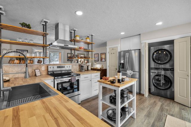 69322 Hackamore, Sisters, OR 97759