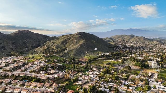 12023 Knoefler, Riverside, CA 92505