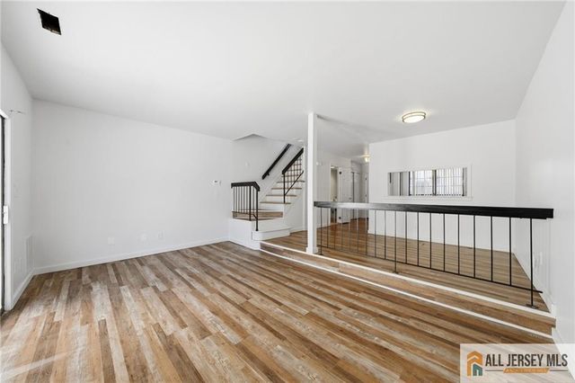 303 Maplecrest Road, Edison, NJ 08820