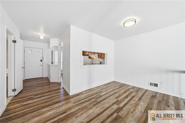 303 Maplecrest Road, Edison, NJ 08820