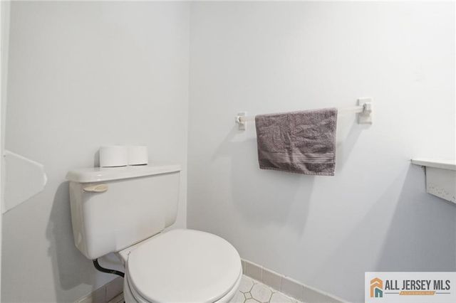 303 Maplecrest Road, Edison, NJ 08820