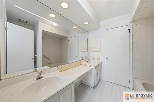 303 Maplecrest Road, Edison, NJ 08820