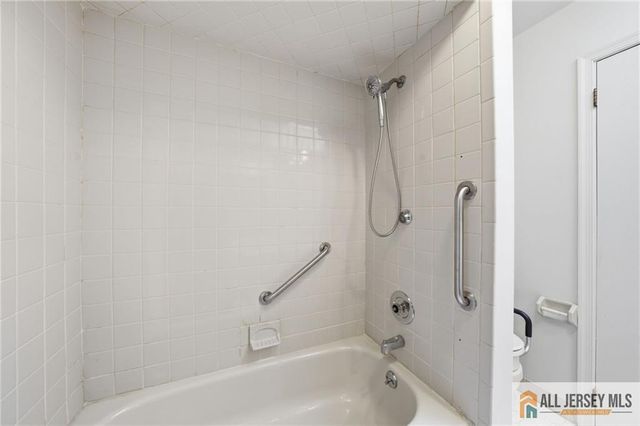 303 Maplecrest Road, Edison, NJ 08820