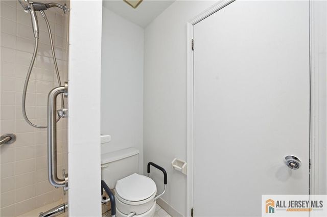 303 Maplecrest Road, Edison, NJ 08820