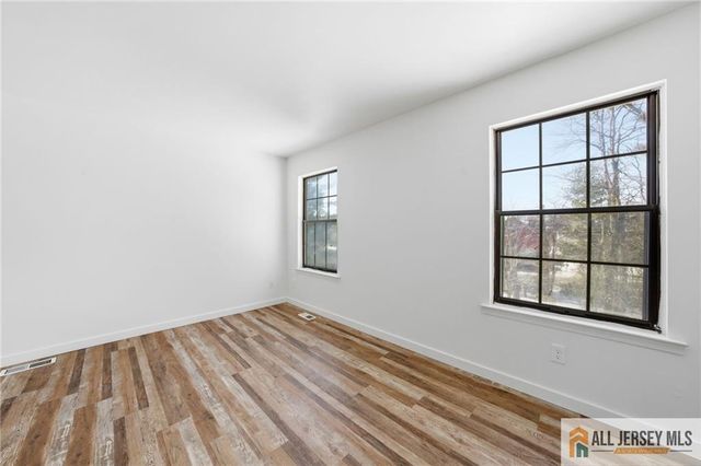 303 Maplecrest Road, Edison, NJ 08820