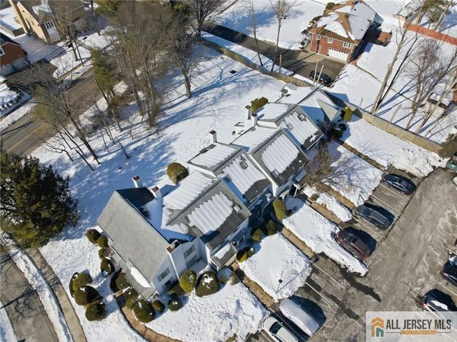 303 Maplecrest Road, Edison, NJ 08820