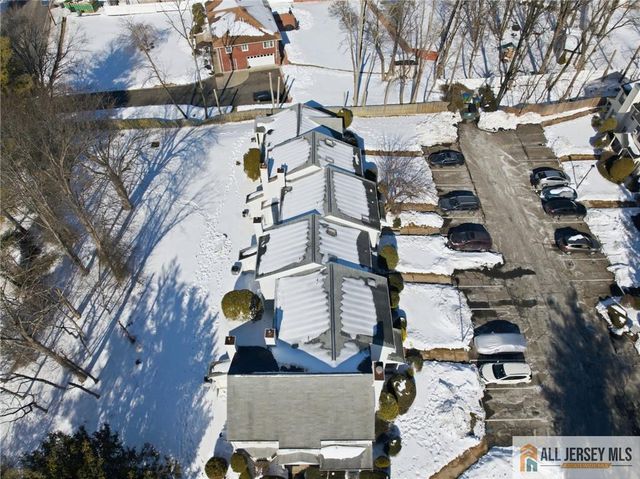 303 Maplecrest Road, Edison, NJ 08820