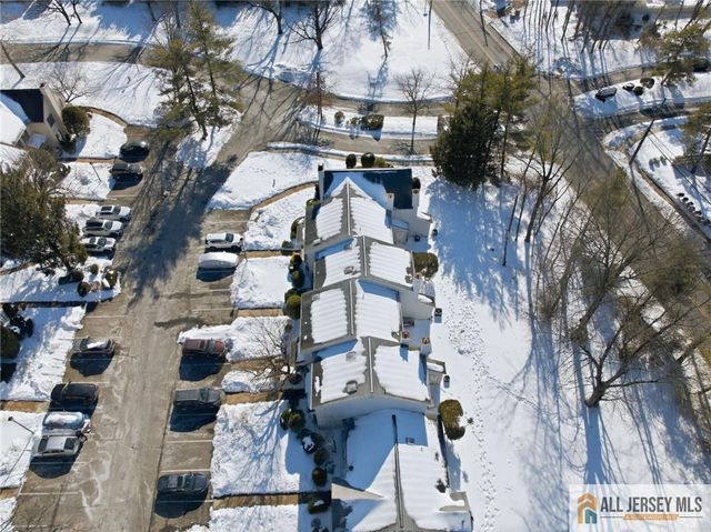 303 Maplecrest Road, Edison, NJ 08820