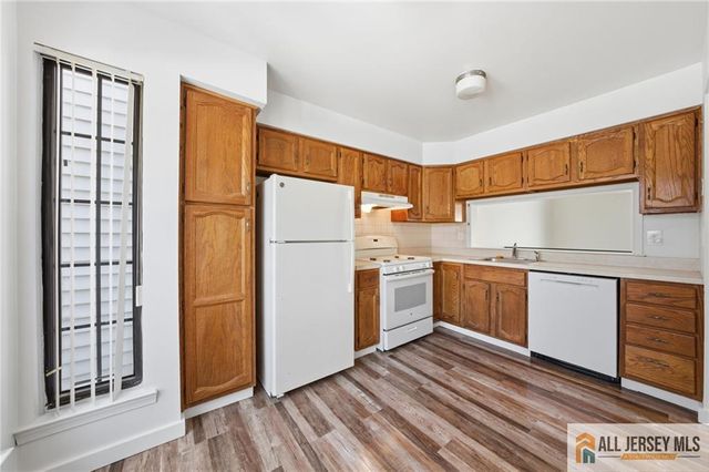 303 Maplecrest Road, Edison, NJ 08820