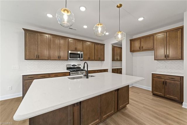 2383 Robbins Perch West Court, Kernersville, NC 27284