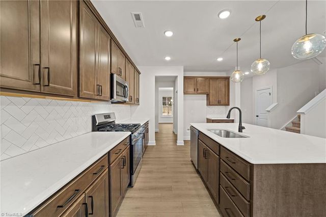 2383 Robbins Perch West Court, Kernersville, NC 27284