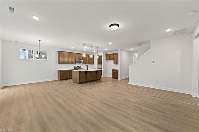 2383 Robbins Perch West Court, Kernersville, NC 27284