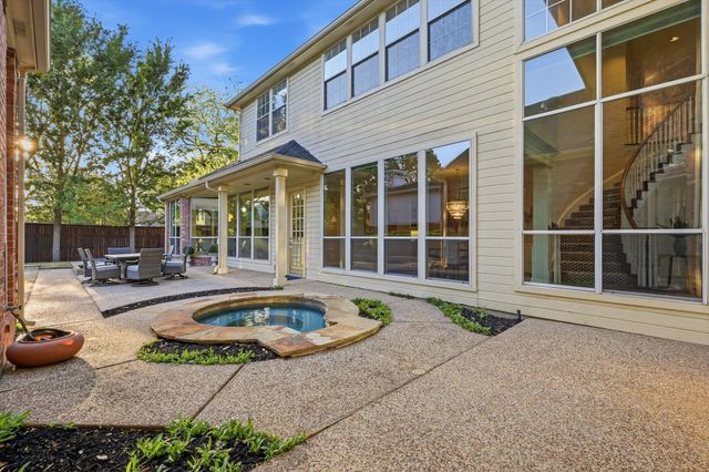 17431 Woods Edge Drive, Dallas, TX 75287