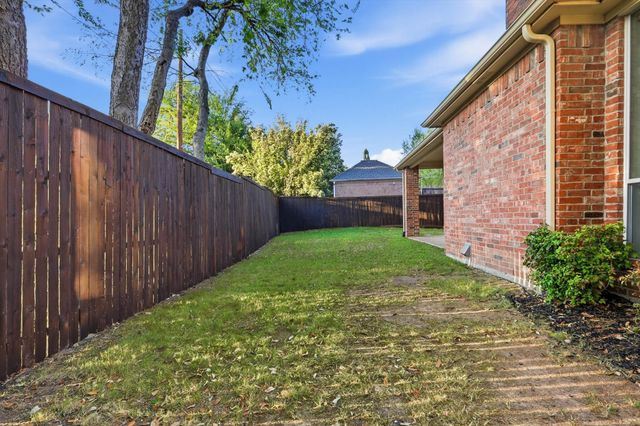 17431 Woods Edge Drive, Dallas, TX 75287