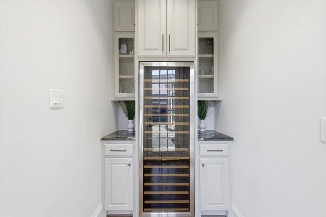 17431 Woods Edge Drive, Dallas, TX 75287