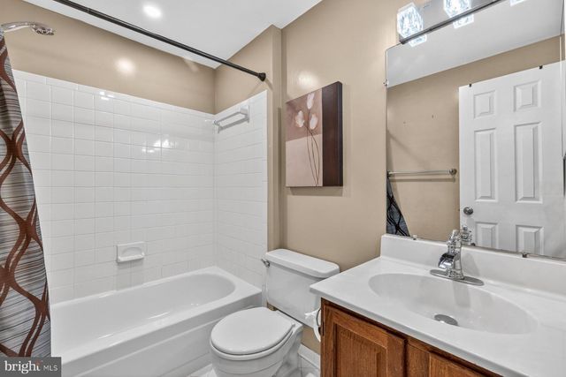302 SPRING GATE CT, Mount Airy, MD 21771