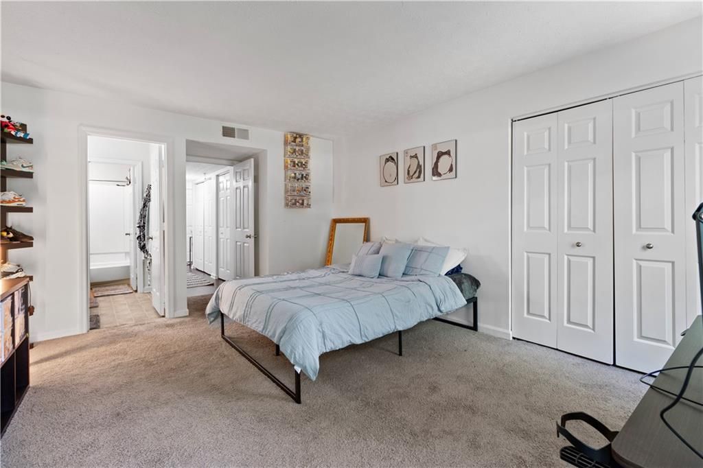Image 10 of property listing at 113 Brittany Court, Duluth, GA 30096