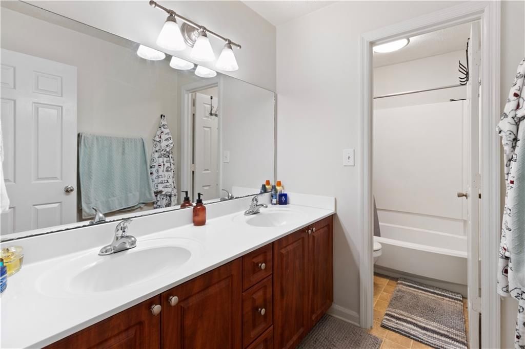 Image 12 of property listing at 113 Brittany Court, Duluth, GA 30096