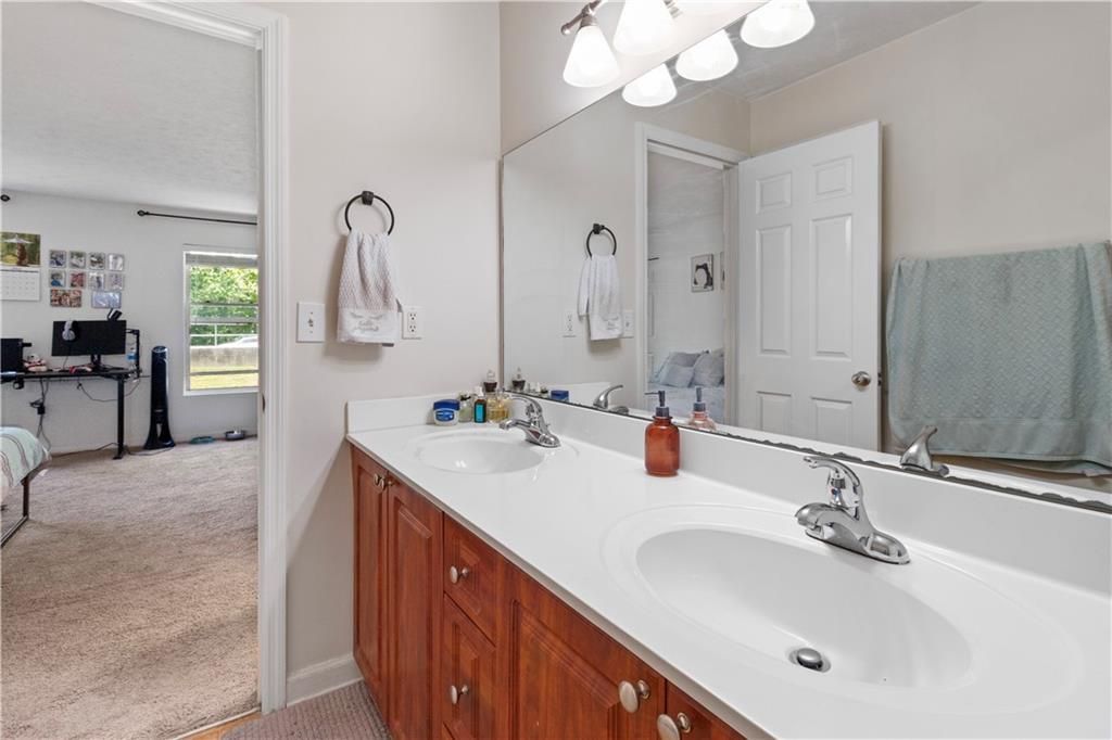 Image 13 of property listing at 113 Brittany Court, Duluth, GA 30096